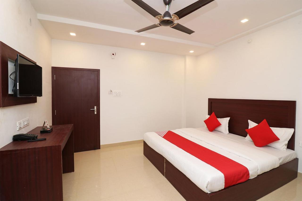 OYO 1021 Hotel Gayatri Residency Tirath Dış mekan fotoğraf